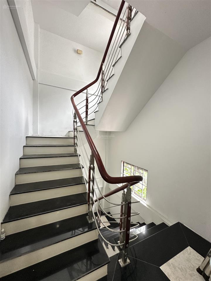 Bạch mai 2 thoáng trước sau, mặt ngõ kinh doanh ô tô tránh, sđcc 50m2 x 5t dân xây cc