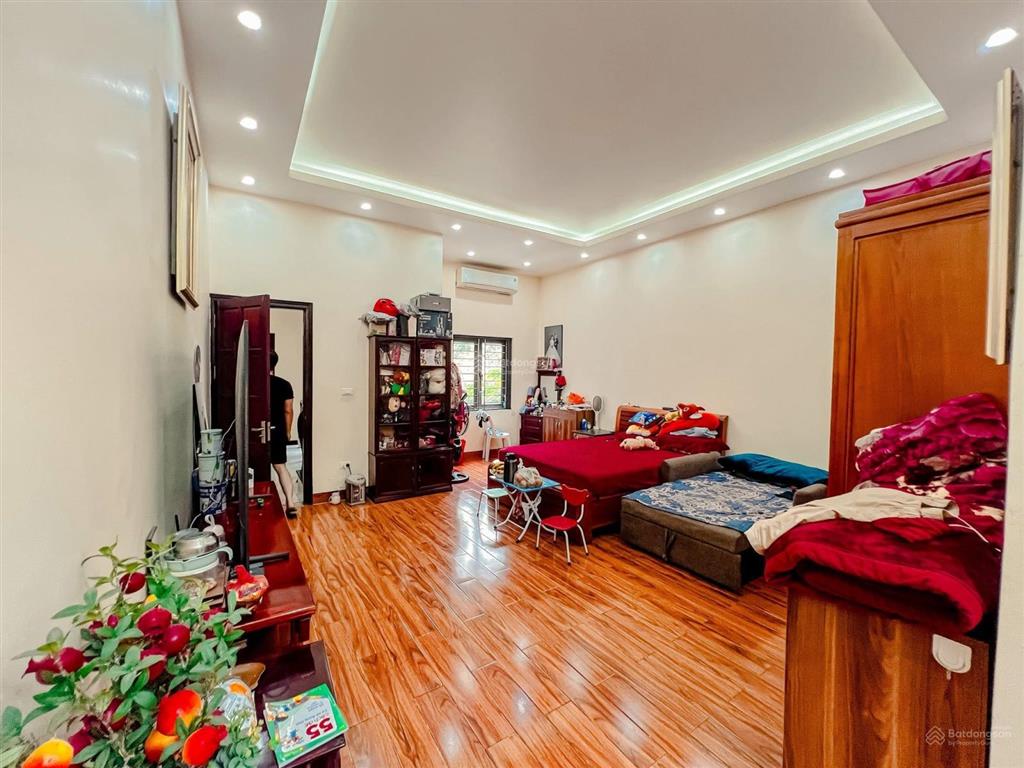 180tr/m2 nhà dân kim ngưu, ô tô đỗ cửa, ngõ thông bàn cờ, kinh doanh nhỏ, sđcc, đủ công năng