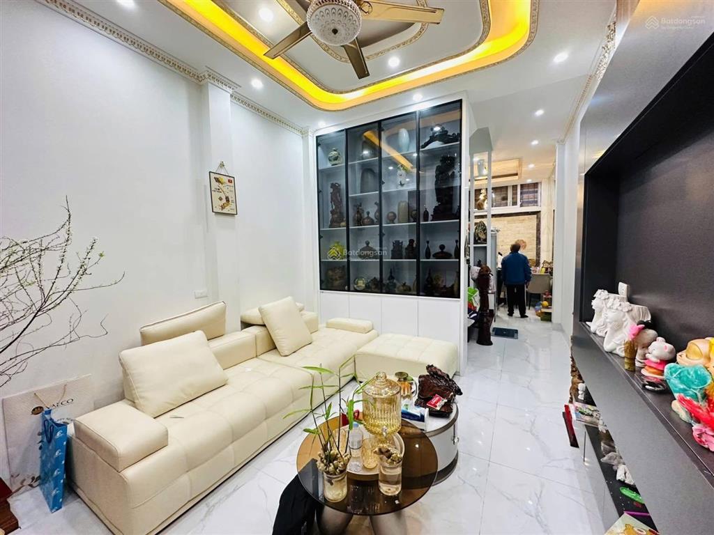 Giảm mạnh! lạc trung, 30m ra ô tô tránh, sân rộng, dân xây, sđcc, qh ổn định, dân trí cao