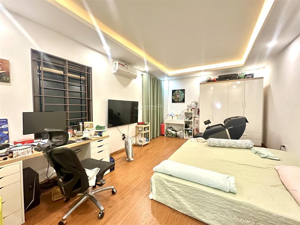 Hoàng mai, ngõ 3 gác tránh, 20m ra ô tô, dân xây chắc chắn, sđcc 45m2, nhiều tiện ích