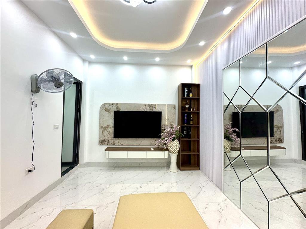 30m ra mặt phố thọ lão giao lò đúc 2 thoáng vĩnh viễn, sđcc 3 ngủ tặng nội thất, kv hiếm nhà bán