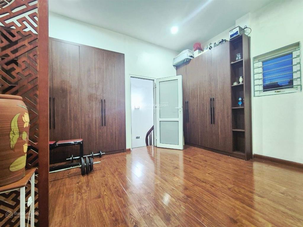 Lô góc hoa lư 2 thoáng view cv thống nhất, vf3 đỗ cửa, kinh doanh, 5 tầng 3 ngủ, sđcc, không qh