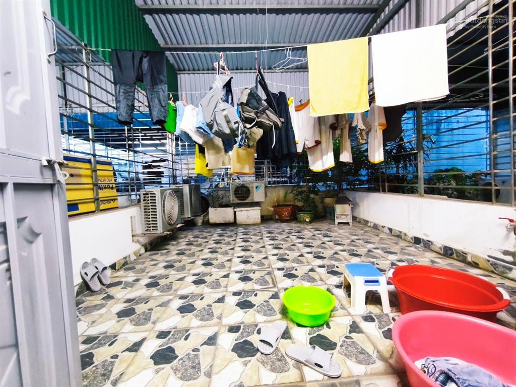 Tin thật! vf3 đỗ cửa nhà gốc đề  minh khai, bãi gửi xe, dân xây 5 tầng full nội thất, sđcc