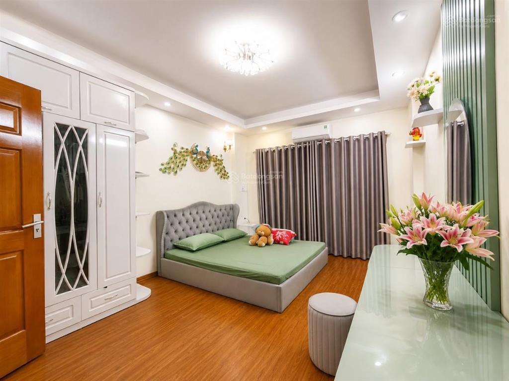 Tin thật! vf3 đỗ cửa nhà gốc đề  minh khai, bãi gửi xe, dân xây 5 tầng full nội thất, sđcc