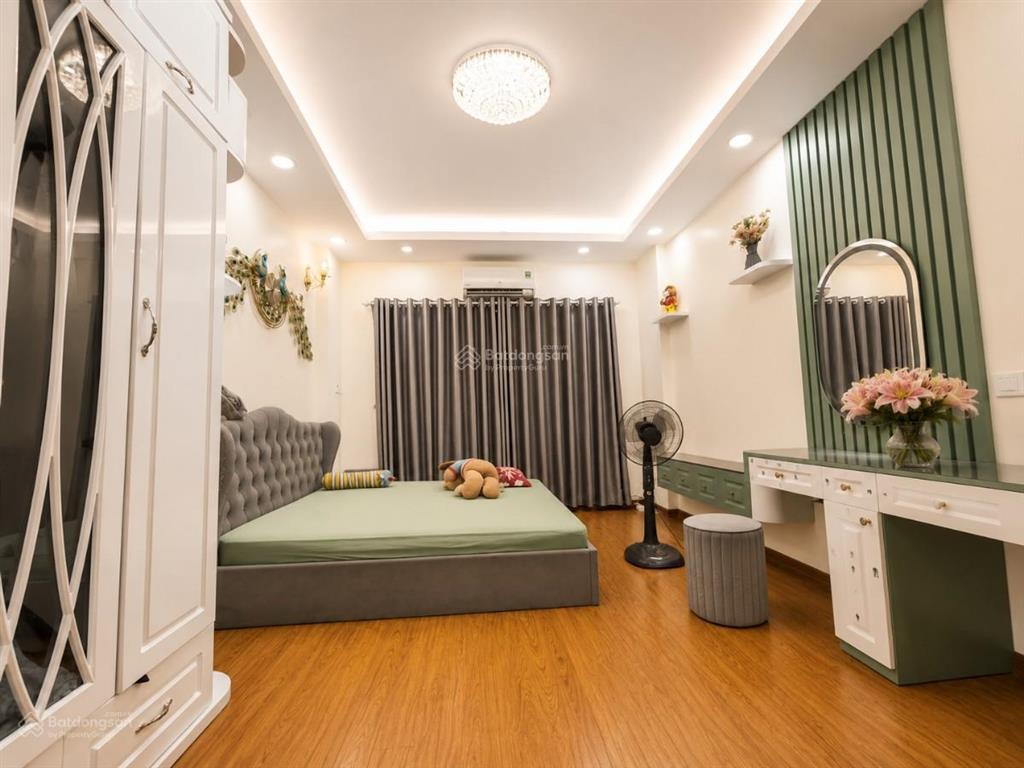 Tin thật! vf3 đỗ cửa nhà gốc đề  minh khai, bãi gửi xe, dân xây 5 tầng full nội thất, sđcc