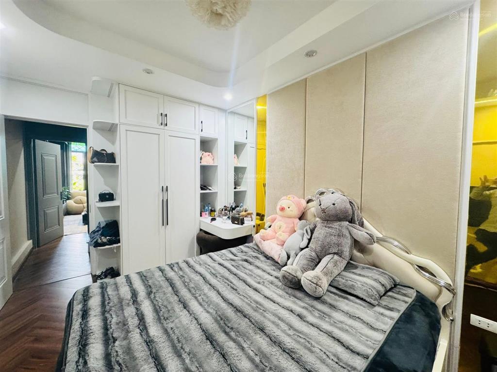 Phố cổ lò đúc, 2 thoáng ngõ thông, kinh doanh, nhà dân xây tặng nội thất nhập, 43m2 hơn 8 tỷ, ko qh