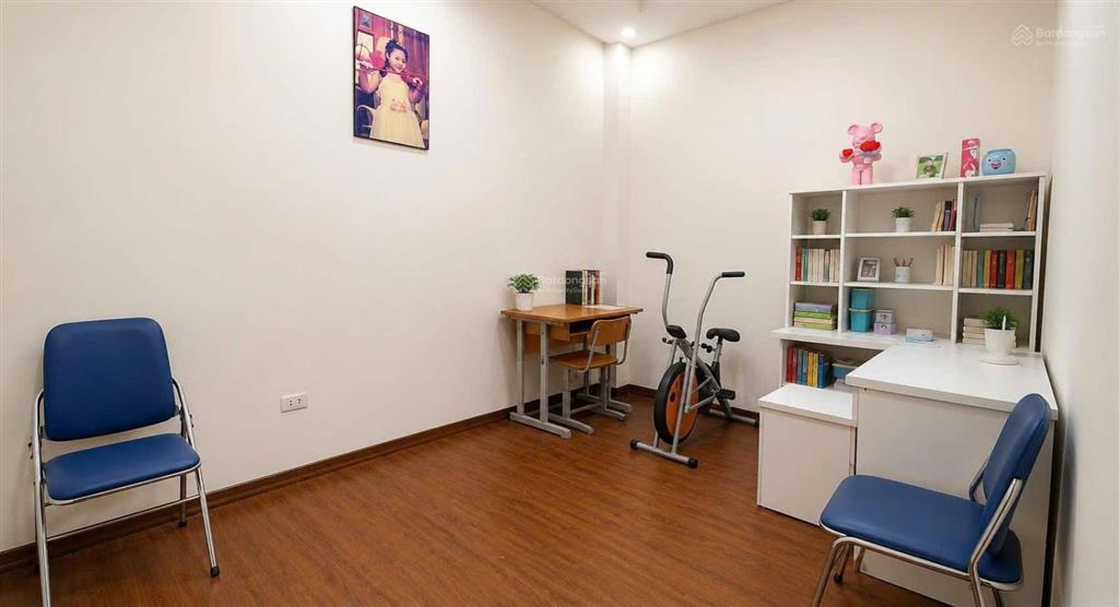 Lô góc đại la, ngõ trước nhà 3.5m, 40m ra mặt phố, 5 tầng dân xây, sđcc, qh ổn, bãi gửi ô tô