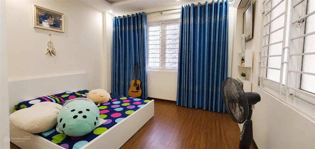 Lô góc đại la, ngõ trước nhà 3.5m, 40m ra mặt phố, 5 tầng dân xây, sđcc, qh ổn, bãi gửi ô tô