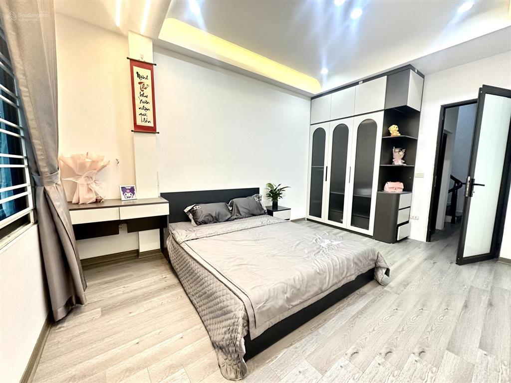 Tin nhật! nhà minh khai, 2 thoáng, kinh doanh, xây mới 5 tầng 3 ngủ tặng nội thất, sổ riêng, qh ổn