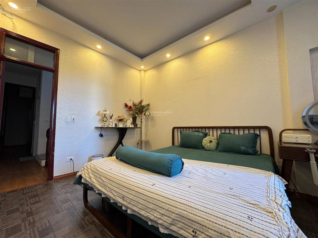 Bán gấp nhà phố bạch mai, trước nhà 3 gác, kinh doanh, dân xây chắc chắn, sđcc, qh ổn định