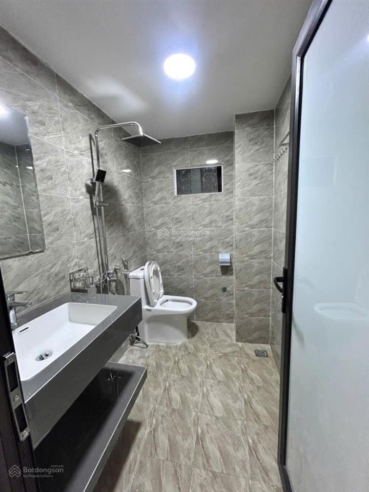 Nhà lô góc hoà bình  minh khai ngõ thông 20m ra ô tô, kinh doanh, dân xây, đủ công năng, sđcc