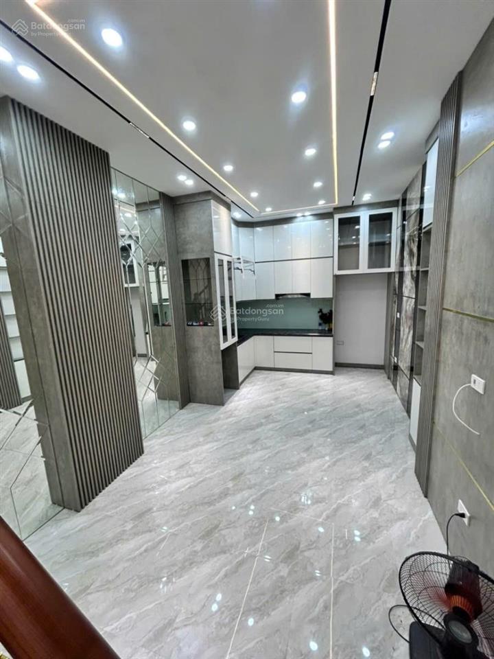 Nhà lô góc hoà bình  minh khai ngõ thông 20m ra ô tô, kinh doanh, dân xây, đủ công năng, sđcc