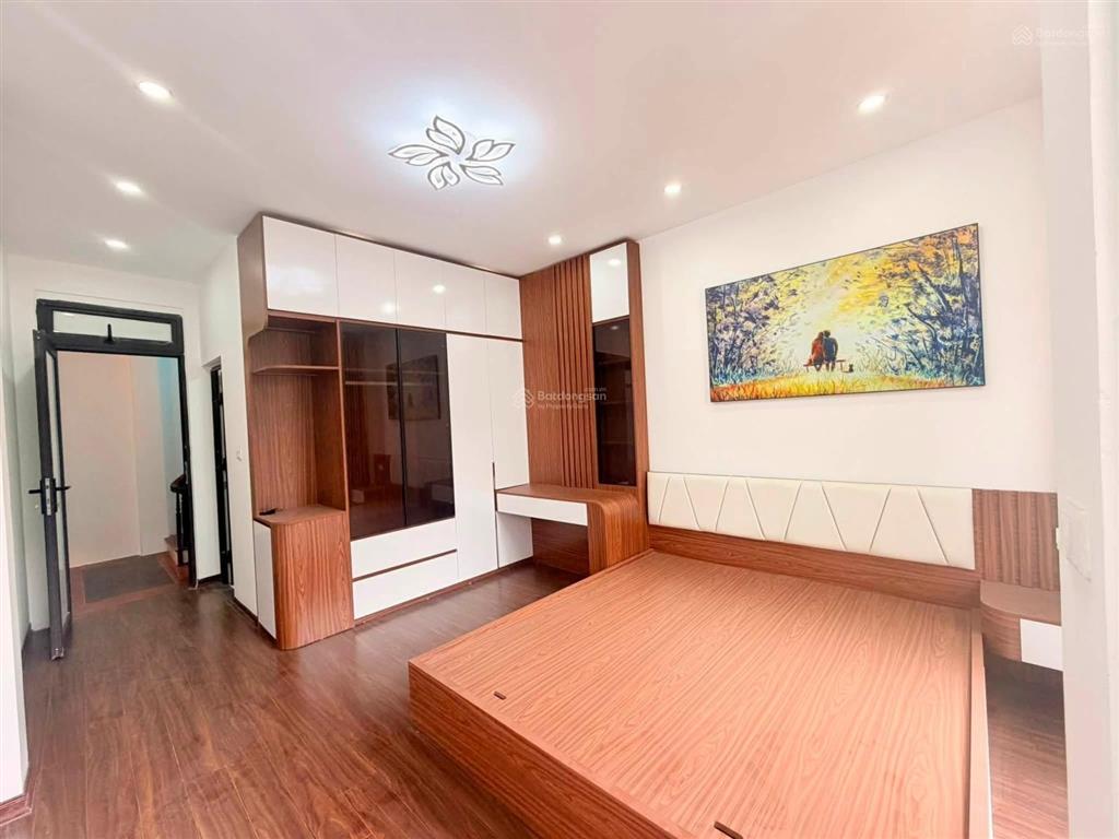Giảm sâu! nhà kim ngưu, căn góc, kinh doanh, ngõ thông trần khát chân, xây mới 5t, sđcc, ở ngay