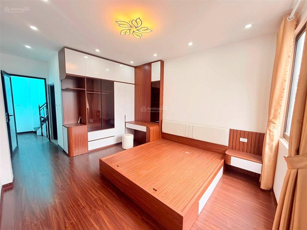 Giảm sâu! nhà kim ngưu, căn góc, kinh doanh, ngõ thông trần khát chân, xây mới 5t, sđcc, ở ngay