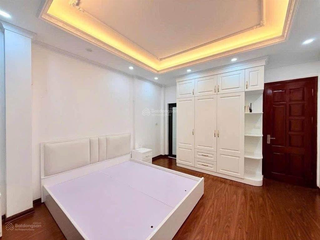 Bạch mai, 50m ra ô tô, dân xây 35m2, 3 ngủ full nội thất, ko quy hoạch, sổ riêng, ở ngay