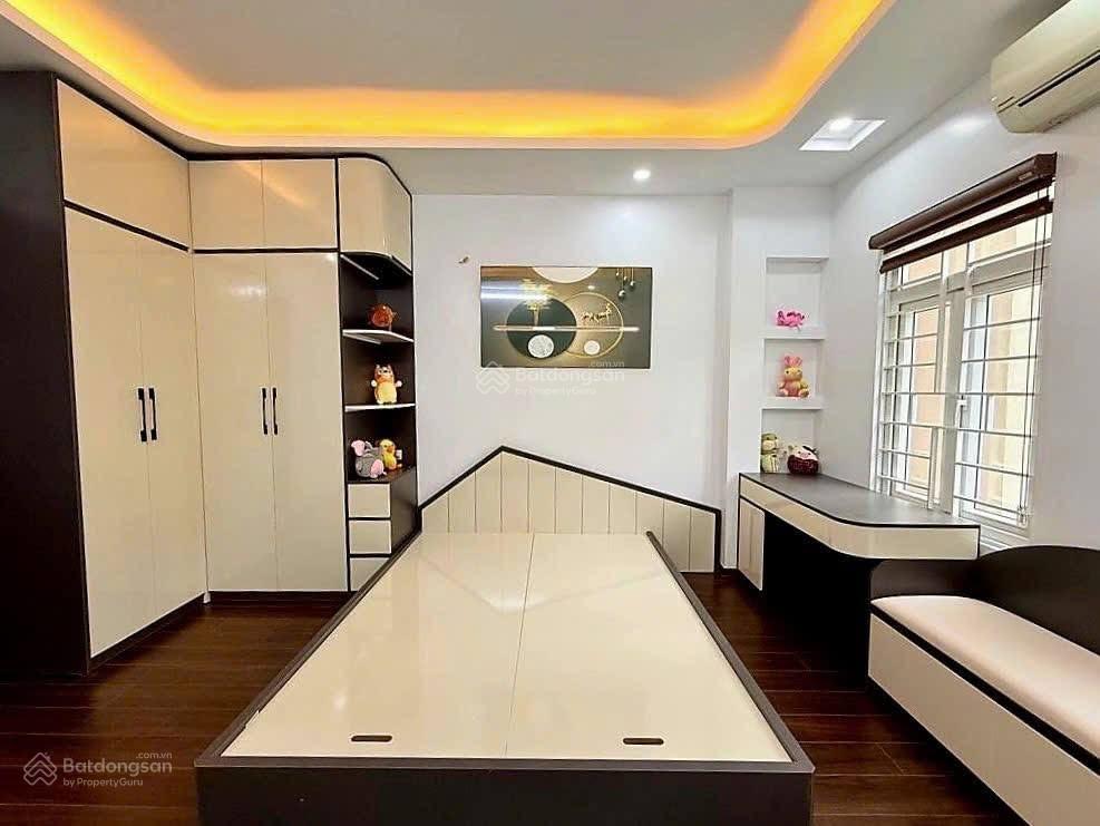 Hơn 5 tỷ nhà kim ngưu, ngõ thông 50m ra ô tô, 35m2 x 5 tầng xây mới, tặng nội thất, sđcc, ko qh