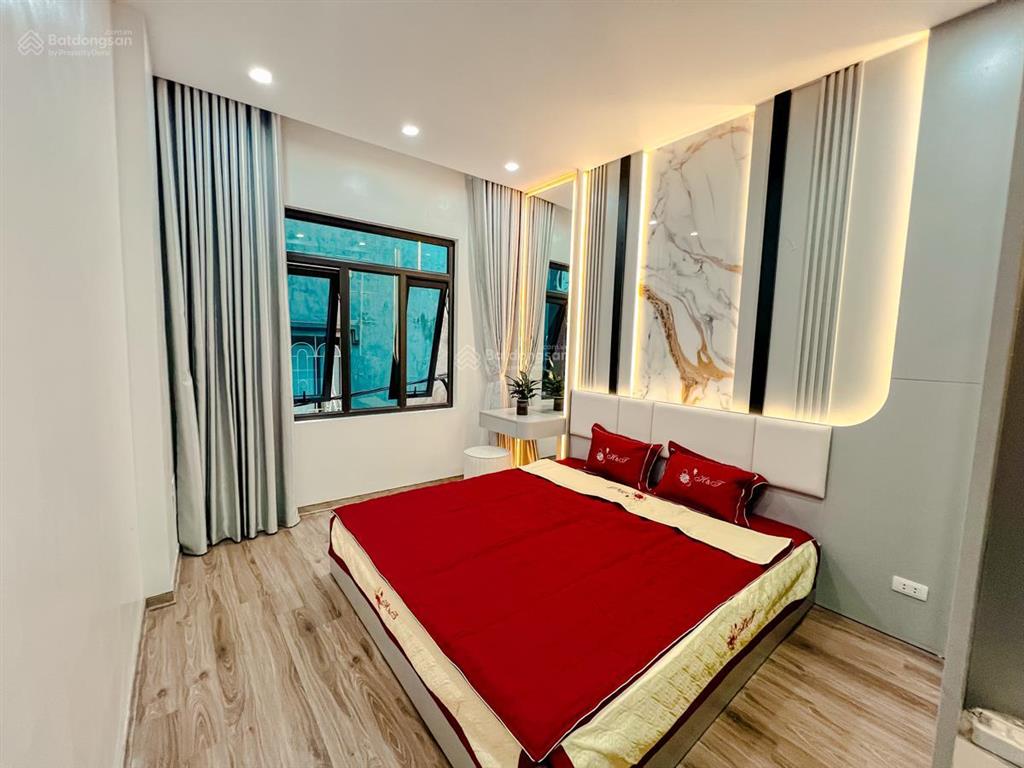 Hơn 6 tỷ trần khát chân, 2 thoáng, 30m ra ô tô, 5 tầng xây mới full đồ, sổ đẹp, quy hoạch ổn định