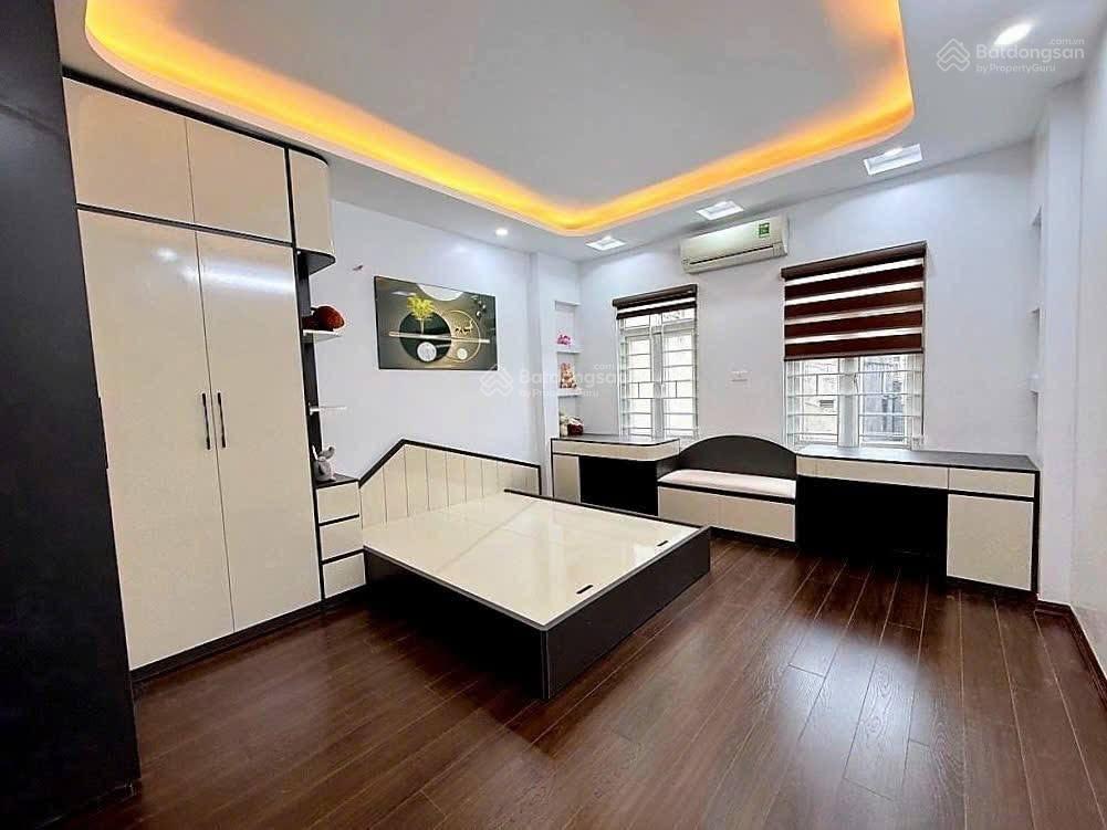 Hơn 5 tỷ bạch mai, 2 thoáng, kd, sổ riêng 30m2*5 tầng 3 ngủ full nội thất, quy hoạch ổn định