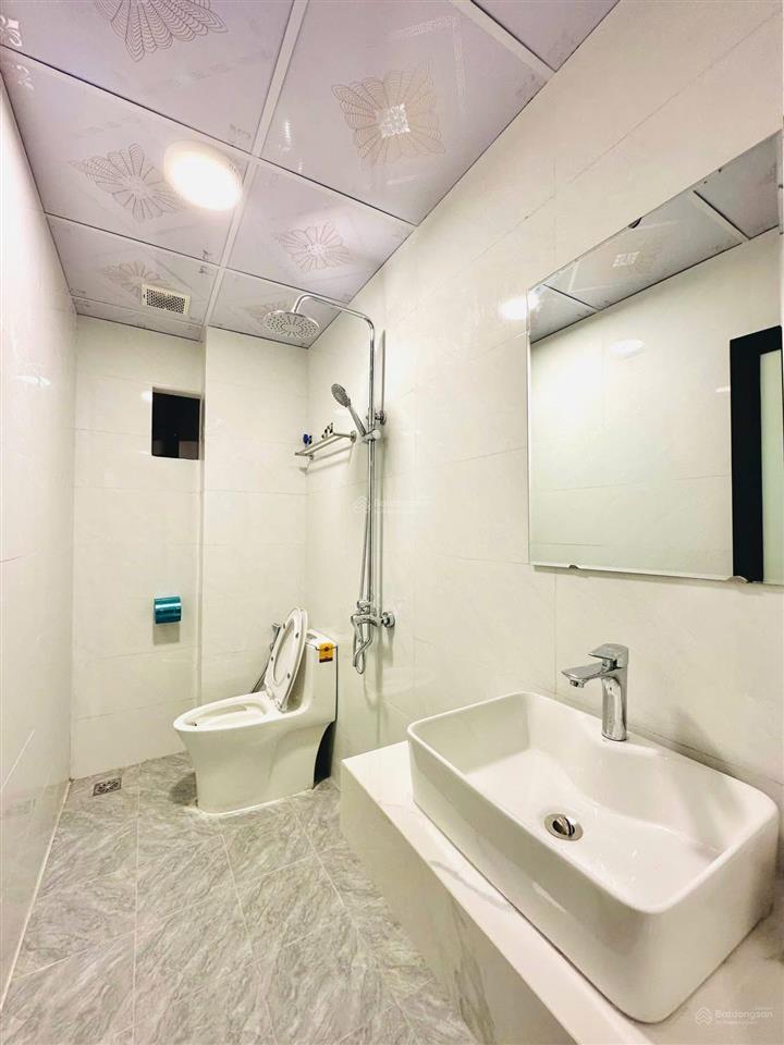 Giá đầu tư, bạch mai 30m ra phố, gần chợ mơ, mặt tiền 8m, sđcc ko quy hoạch