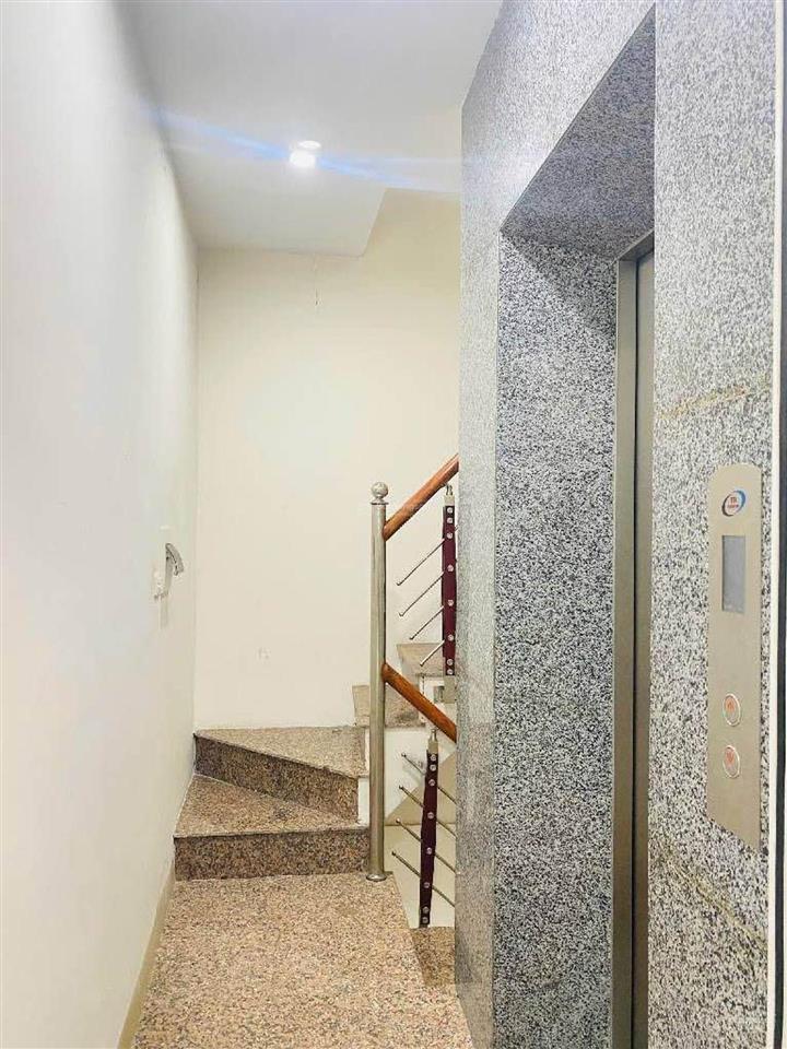 Bán nhà mặt phố thái thịnh, 62m2x6t thang máy, vỉa hè to, kinh doanh sầm uất, giá chào 26 tỷ