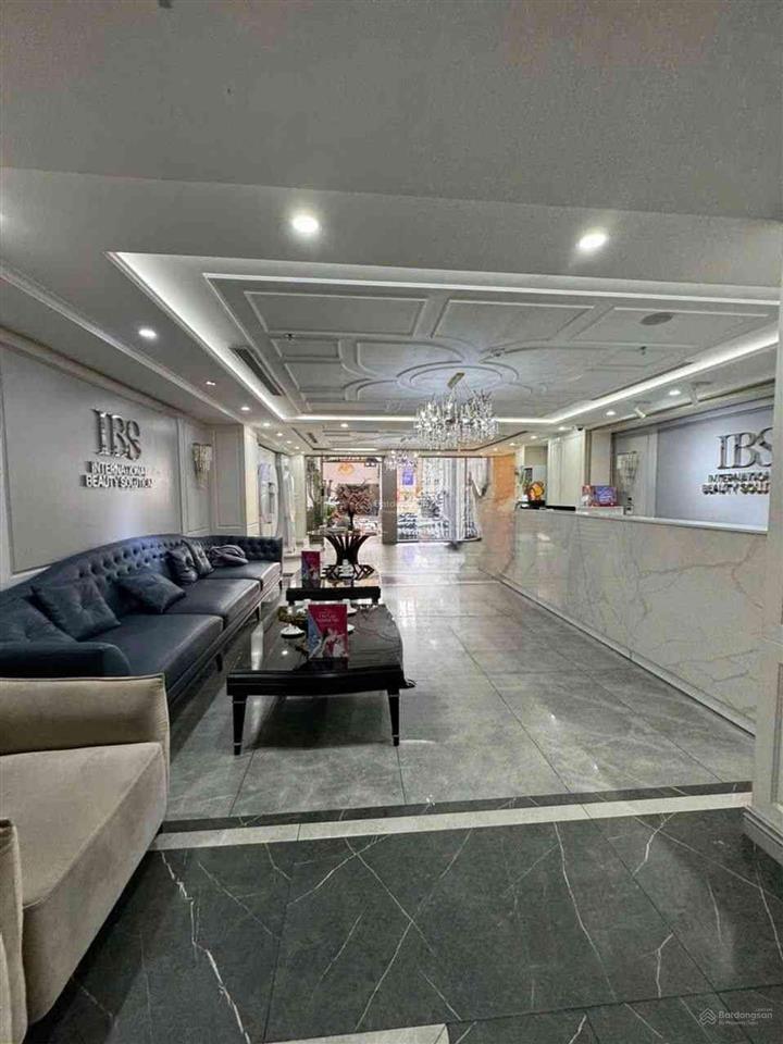 Building mp triệu việt vương, 165m2x9t thang máy thông sàn, mặt tiền 7.5m, hoàn công đầy đủ