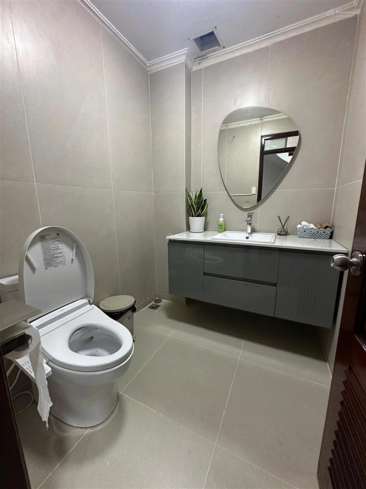 Bán nhà mp trung kính, 108m2x5t, mặt tiền 5.5m, 2 thoáng trước sau, vỉa hè to, giá chào 60 tỷ