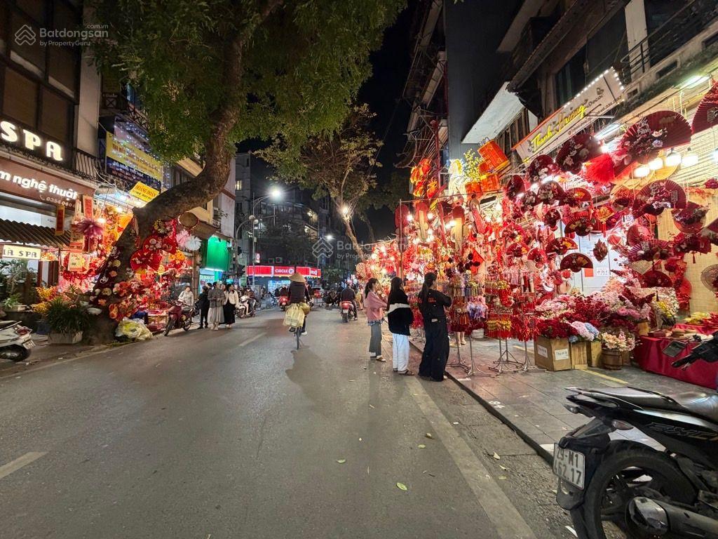 Bán nhà mặt phố cổ hàng mã, hoàn kiếm 45m2, 4 tầng, giá 38 tỷ. phố cổ hiếm và duy nhất.