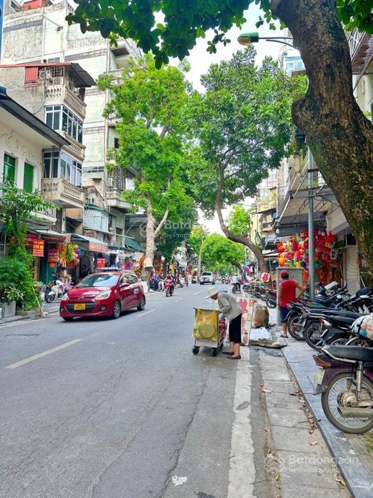 Bán nhà mặt phố cổ hàng mã, hoàn kiếm 45m2, 4 tầng, giá 38 tỷ. phố cổ hiếm và duy nhất.