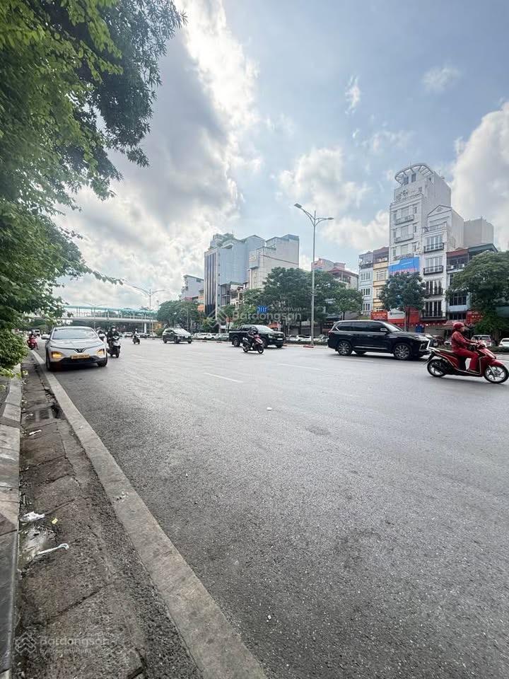 Bán nhà mặt phố trần khát chân, hai bà trưng 28m2, 5 tầng, giá 18.5 tỷ. duy nhất và hiếm.