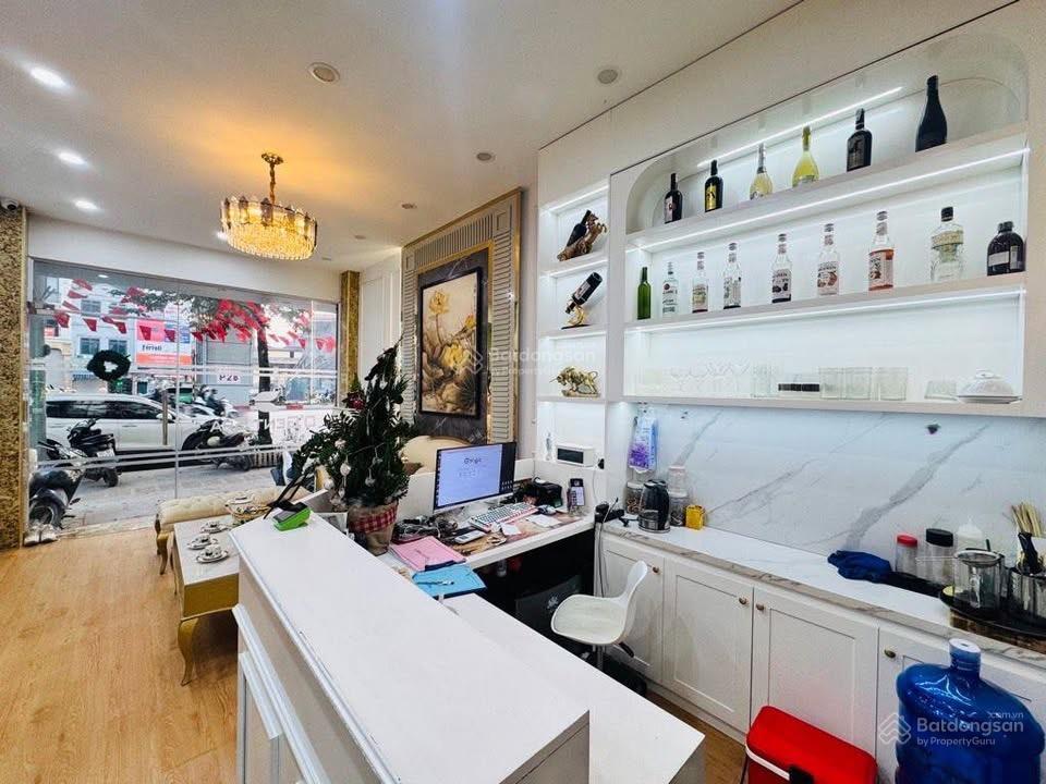 Bán nhà mặt phố trần khát chân, hai bà trưng 28m2, 5 tầng, giá 18.5 tỷ. duy nhất và hiếm.