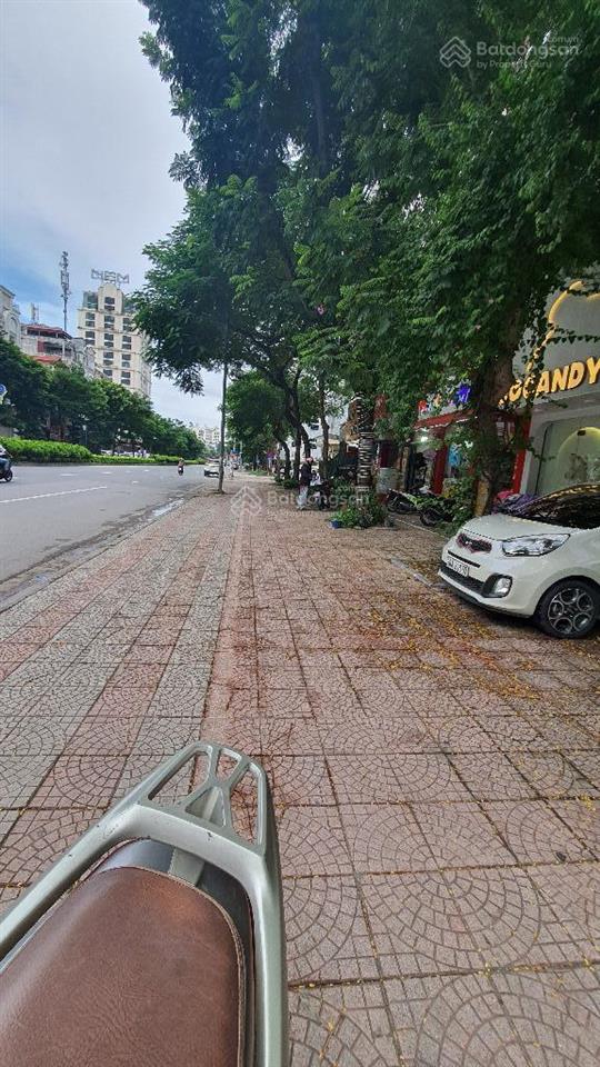 Bán đất phố nguyễn văn cừ, long biên 500m2, mt 15m, giá 93 tỷ. đầu tư tiềm năng.