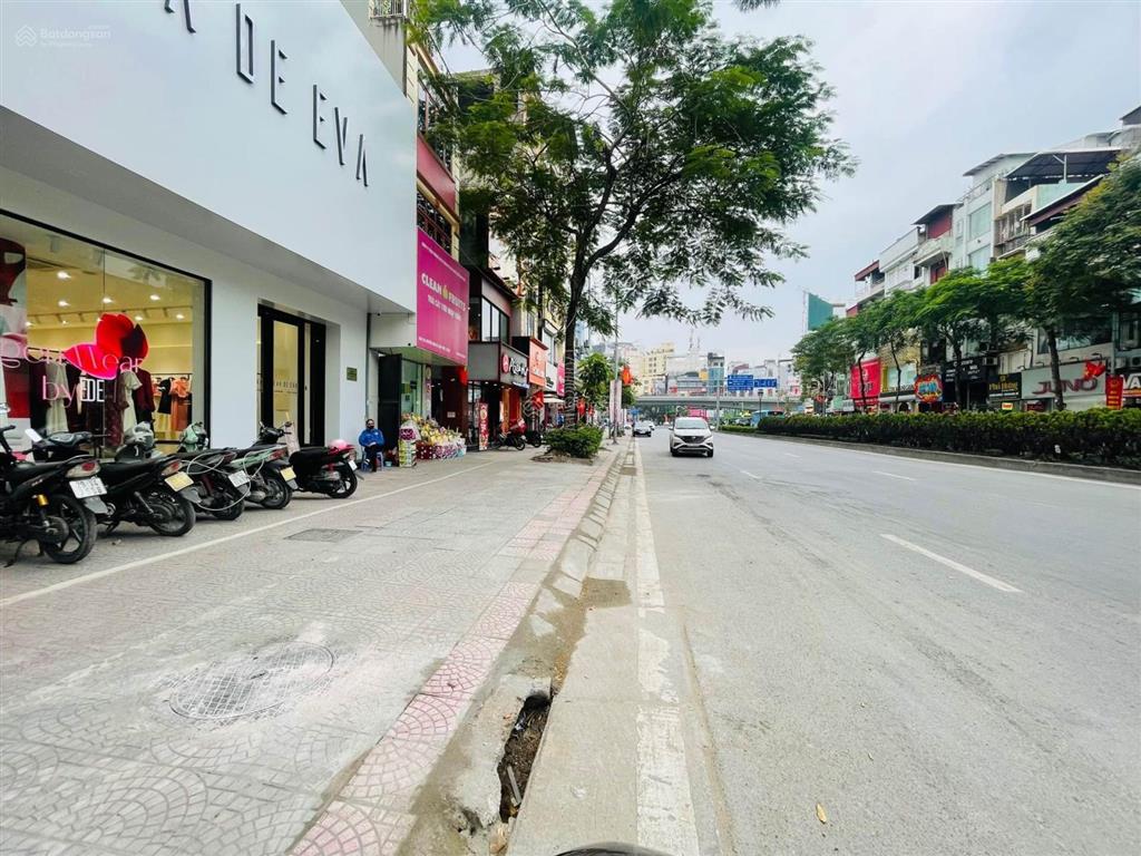 Bán đất phố nguyễn văn cừ, long biên 300m2, mt 14m, giá 66 tỷ. đường ô tô tránh nhau.