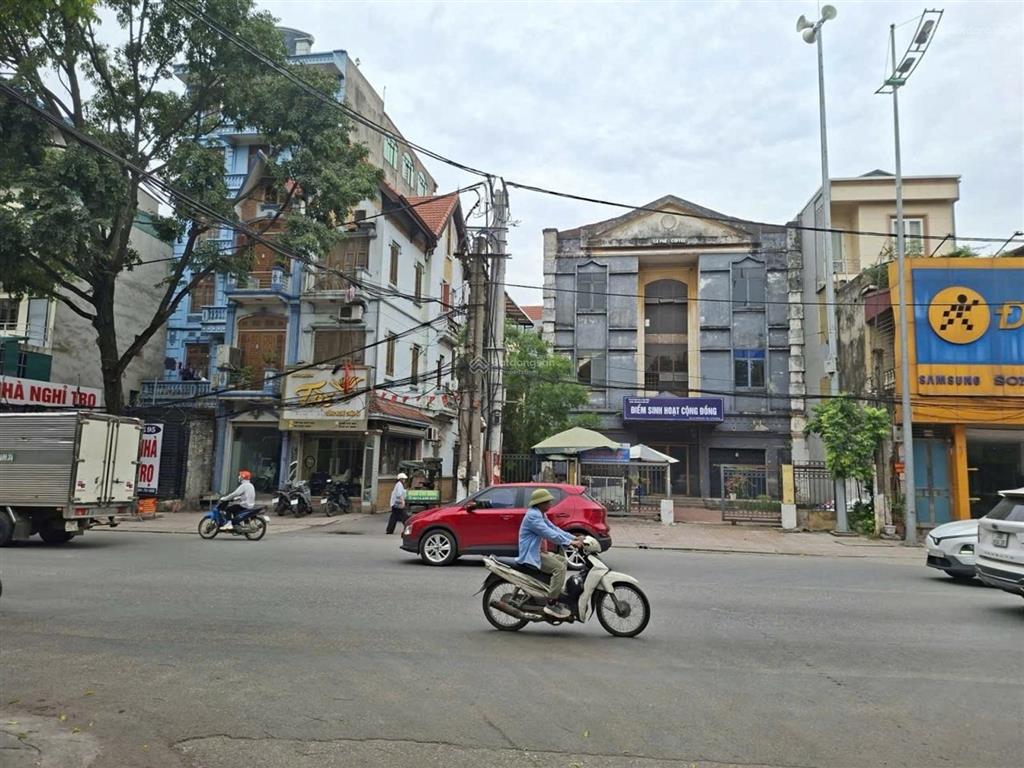 Bán nhà cấp 4 cống thôn, hà huy tập 115m2, mt 6.8m, giá 11 tỷ. ô tô đỗ cửa.