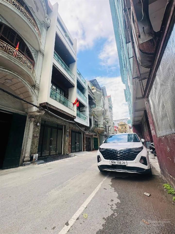 Bán đất tại ngô gia tự, long biên giá tốt 20 tỷ, 175 m2. ô tô vào nhà, gần phố chính.