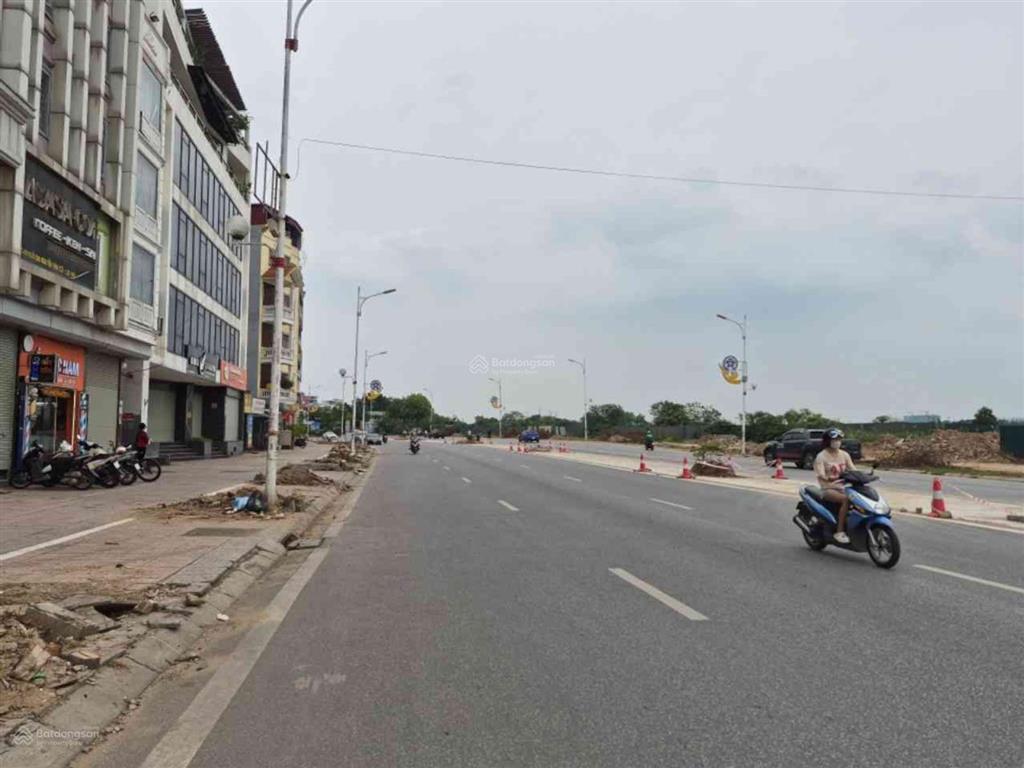 Bán đất đẹp tại phố hồng tiến, 30 tỷ, 120m2, mặt tiền 6.7m, ngõ rộng 5m, giá tốt