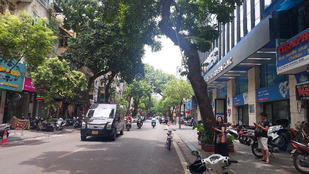 Bán nhà riêng phố trần hưng đạo, hoàn kiếm 30m2, 4 tầng, giá 11 tỷ. hiếm có ô tô đỗ cổng.