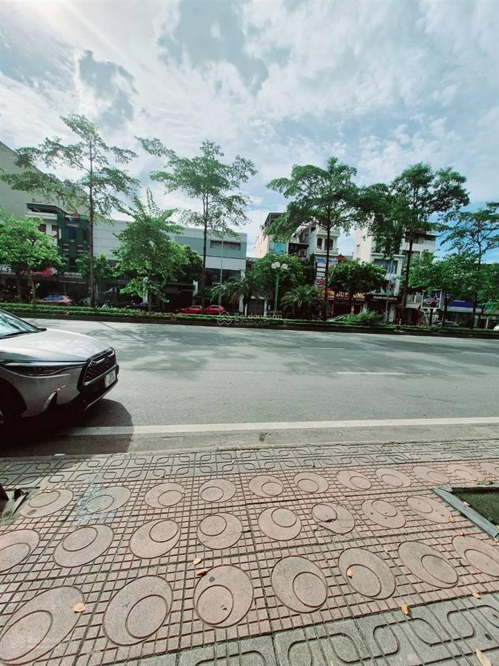 Hiếm có khó tìm mặt phố ngô gia tự  100m2 x 5 tầng vỉa hè đá bóng 32 tỷ (thương lượng mạnh)