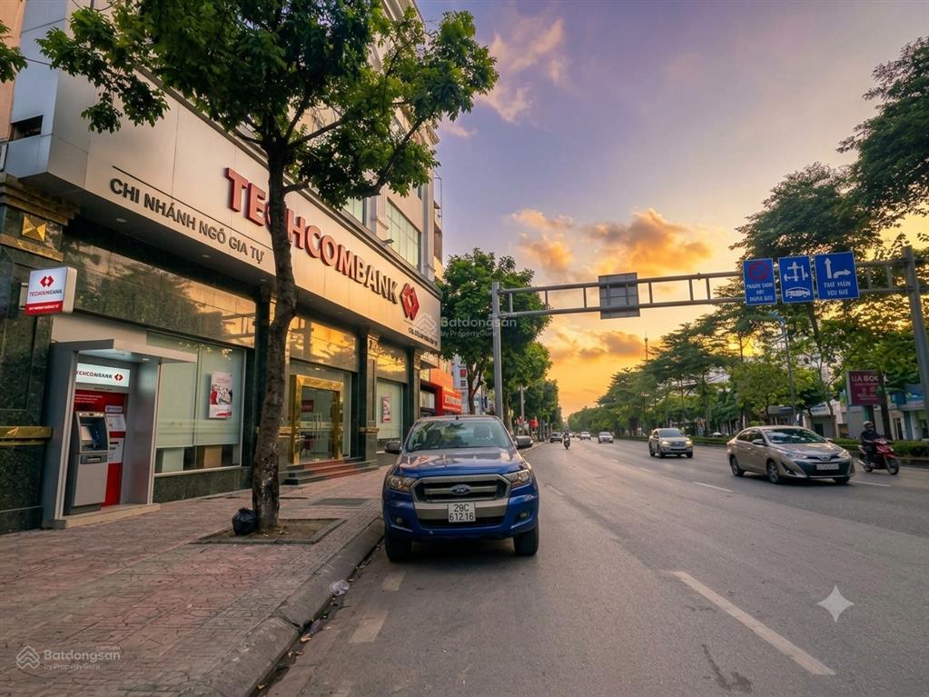 Đất vàng ngô gia tự  long biên  ô tô tránh  giá đầu tư diện tích 100m2 | mặt tiền 5.5m