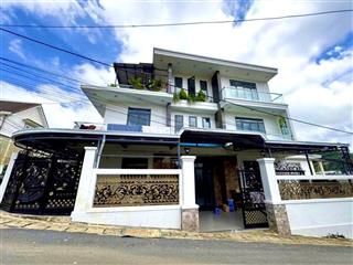 Biệt thự đà lạt 195m² hai mặt tiền chỉ 9,8 tỷ