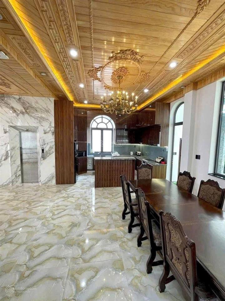 Biệt thự 200m2 vip 5 tầng đường phù đổng thiên vương đà lạt