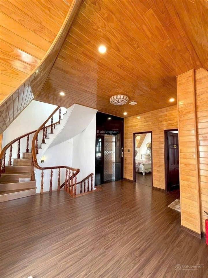 Biệt thự 200m2 vip 5 tầng đường phù đổng thiên vương đà lạt