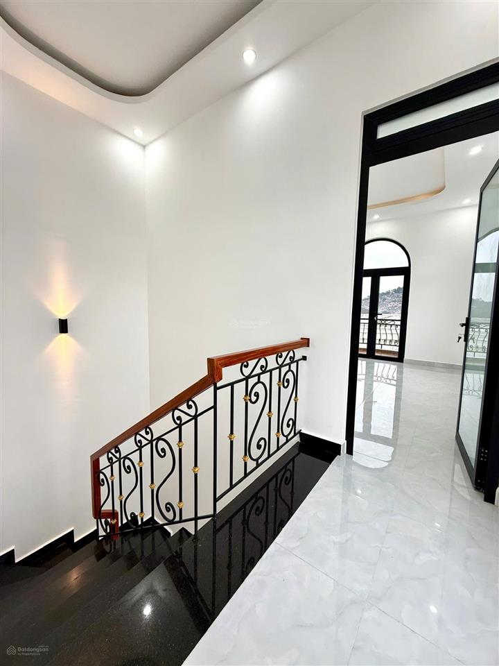 Nhà 3 tầng mới hoàn thiện đà lạt chỉ 4 tỷ 150 triệu