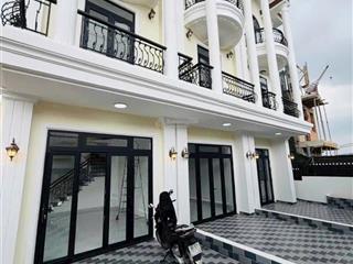 Nhà 3 tầng mới hoàn thiện đà lạt chỉ 4 tỷ 150 triệu