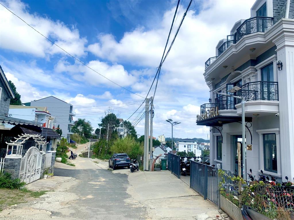 Biệt thự 2 mặt tiền trung tâm đà lạt 10,8 tỷ