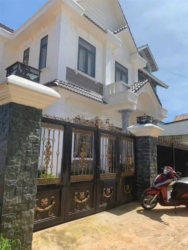 Biệt thự 222m2 lý nam đế đà lạt 9 tỷ