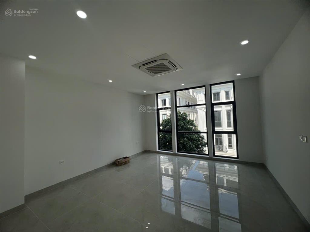 Chính chủ cho thuê lk 100m² hoàn thiện tm + nội thất cơ bản louis city hoàng mai 35tr/th.