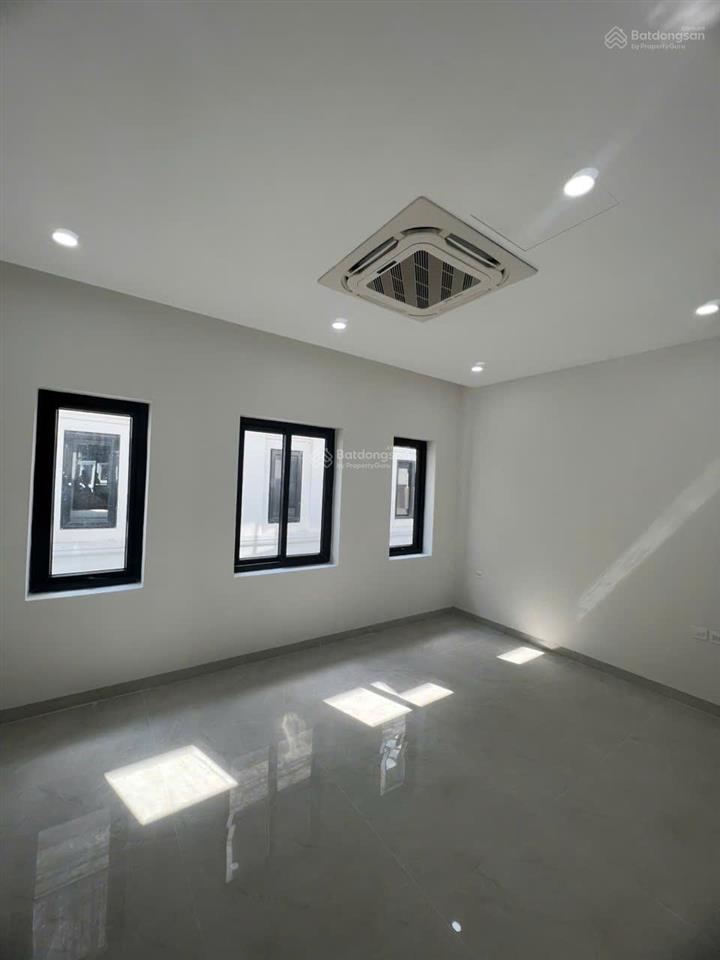 Chính chủ cho thuê lk 100m² hoàn thiện tm + nội thất cơ bản louis city hoàng mai 35tr/th.