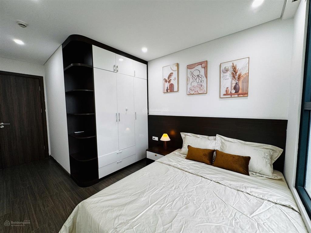 Chính chủ cần bán căn góc 2pn với diện tích 74m², ban công hướng đông thoáng mát tại fpt plaza 2