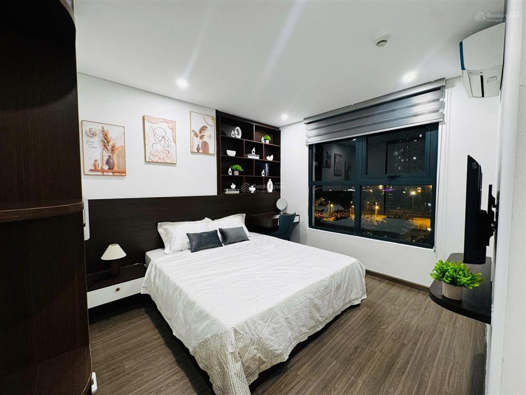 Chính chủ cần bán căn góc 2pn với diện tích 74m², ban công hướng đông thoáng mát tại fpt plaza 2