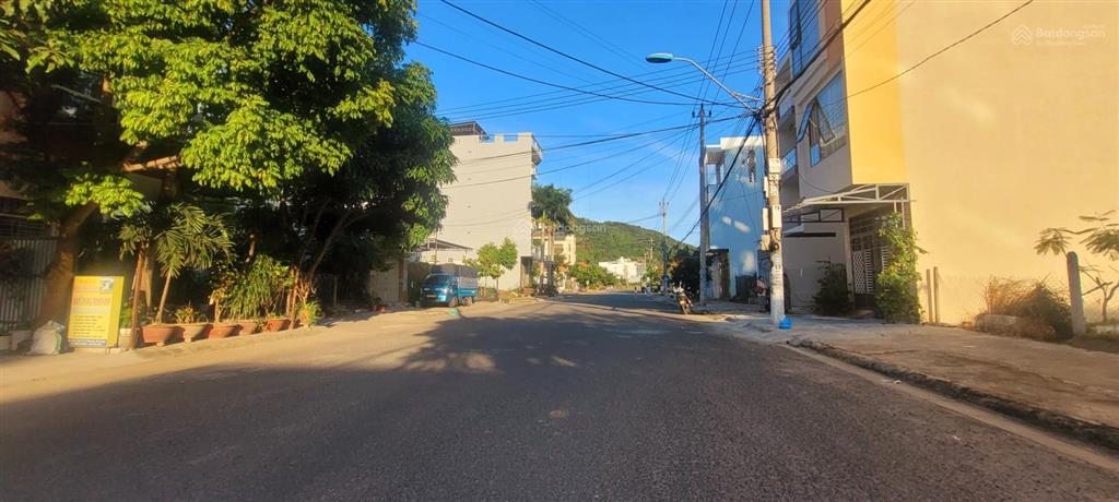 Đất mặt tiền đường lý thái tổ đường 20m khu hòn xện.
